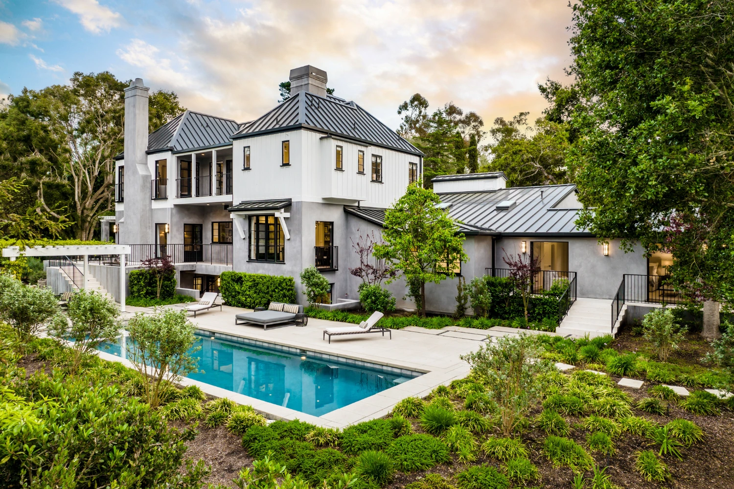 design and build luxury custom homes