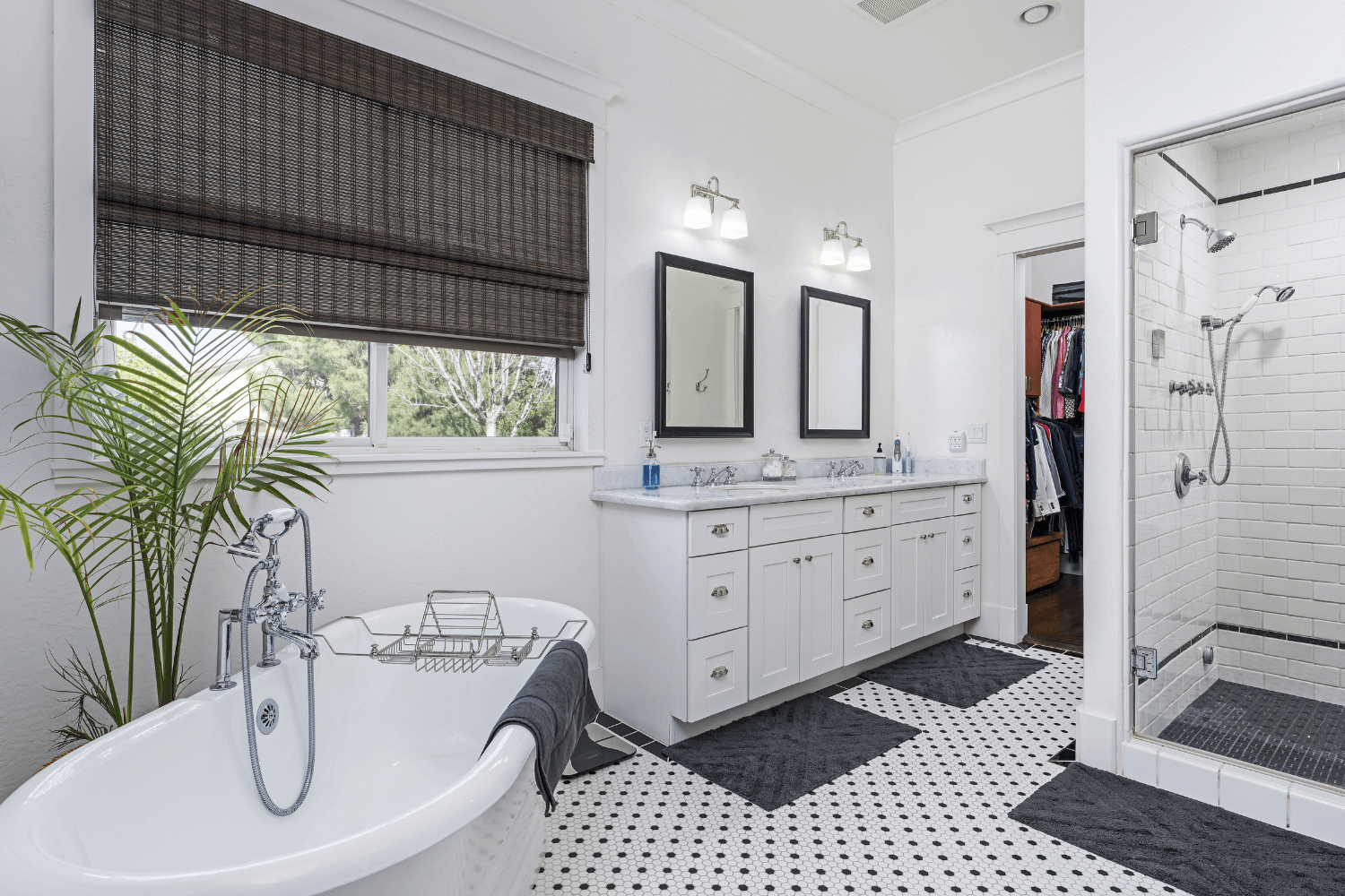 expand master on suite bathroom with bathroom bump out adddition